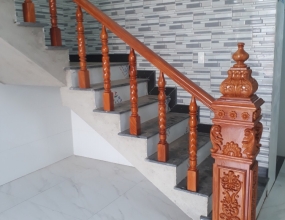 Công trình cầu thang gỗ ở Mỹ Phước Bàu Bàng