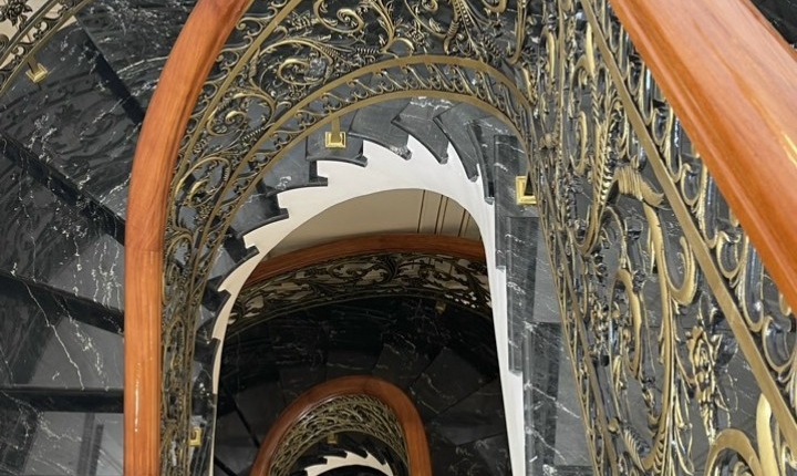 CẦU THANG GỖ BÌNH DƯƠNG