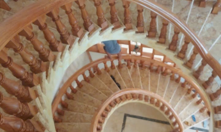 CẦU THANG GỖ SANG TRỌNG 