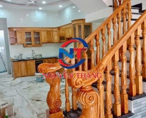 Cầu thang gỗ trụ cuộn