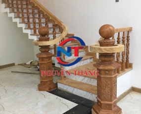 Cầu thang gỗ