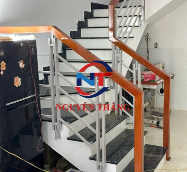 Cầu thang gỗ Bình Dương Mẫu 12